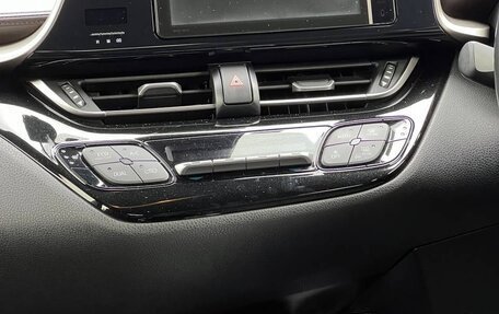 Toyota C-HR I рестайлинг, 2017 год, 1 550 000 рублей, 21 фотография