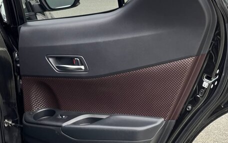 Toyota C-HR I рестайлинг, 2017 год, 1 550 000 рублей, 18 фотография