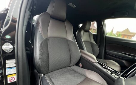 Toyota C-HR I рестайлинг, 2017 год, 1 550 000 рублей, 32 фотография