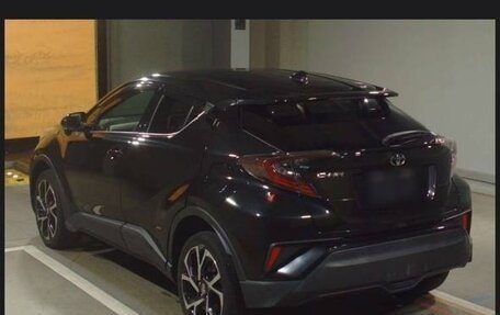 Toyota C-HR I рестайлинг, 2017 год, 1 550 000 рублей, 39 фотография