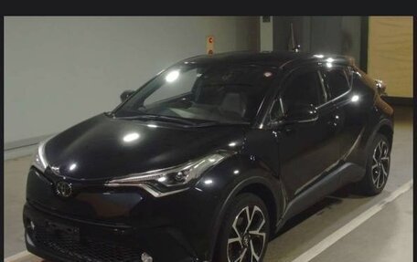 Toyota C-HR I рестайлинг, 2017 год, 1 550 000 рублей, 36 фотография