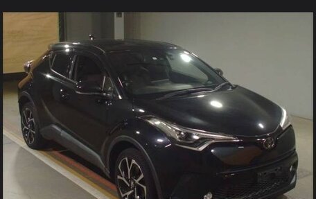 Toyota C-HR I рестайлинг, 2017 год, 1 550 000 рублей, 38 фотография