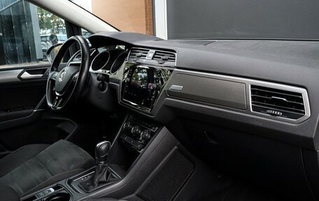 Volkswagen Touran III, 2019 год, 1 890 000 рублей, 9 фотография