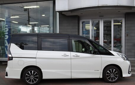 Nissan Serena IV, 2022 год, 1 750 000 рублей, 6 фотография