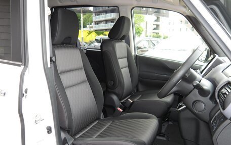 Nissan Serena IV, 2022 год, 1 750 000 рублей, 8 фотография
