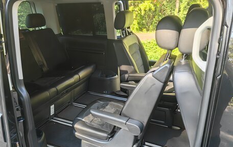 Volkswagen Multivan T6 рестайлинг, 2016 год, 3 450 000 рублей, 14 фотография