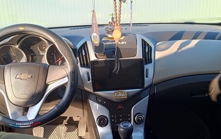 Chevrolet Cruze II, 2013 год, 700 000 рублей, 10 фотография
