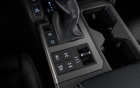 Toyota Land Cruiser Prado, 2024 год, 8 500 000 рублей, 25 фотография