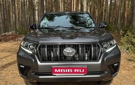 Toyota Land Cruiser Prado 150 рестайлинг 2, 2020 год, 4 900 000 рублей, 5 фотография