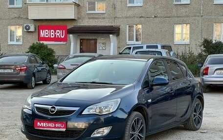 Opel Astra J, 2012 год, 725 000 рублей, 1 фотография