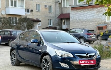 Opel Astra J, 2012 год, 725 000 рублей, 2 фотография