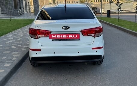 KIA Rio III рестайлинг, 2015 год, 865 000 рублей, 5 фотография