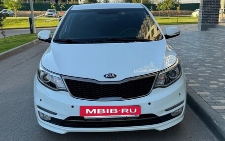 KIA Rio III рестайлинг, 2015 год, 865 000 рублей, 2 фотография