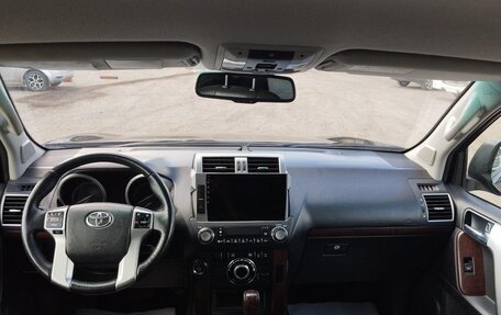 Toyota Land Cruiser Prado 150 рестайлинг 2, 2016 год, 3 315 000 рублей, 6 фотография