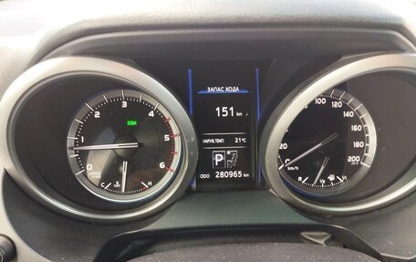 Toyota Land Cruiser Prado 150 рестайлинг 2, 2016 год, 3 315 000 рублей, 8 фотография