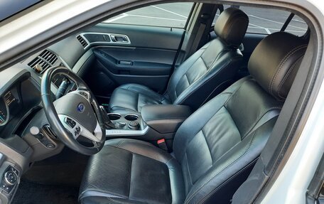 Ford Explorer VI, 2013 год, 1 800 000 рублей, 15 фотография