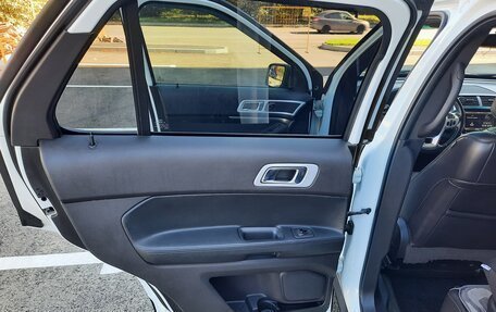 Ford Explorer VI, 2013 год, 1 800 000 рублей, 18 фотография