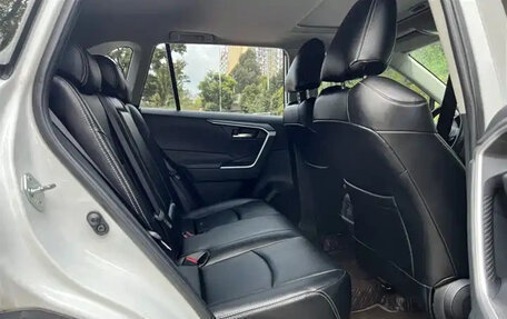 Toyota RAV4, 2021 год, 2 400 222 рублей, 12 фотография