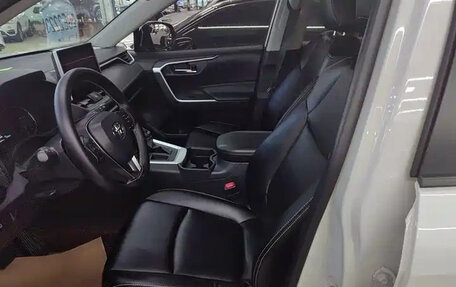 Toyota RAV4, 2021 год, 2 400 222 рублей, 7 фотография