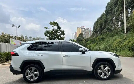 Toyota RAV4, 2021 год, 2 400 222 рублей, 5 фотография