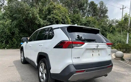 Toyota RAV4, 2021 год, 2 400 222 рублей, 4 фотография