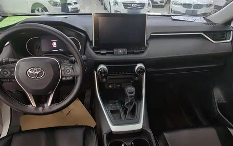 Toyota RAV4, 2021 год, 2 400 222 рублей, 9 фотография