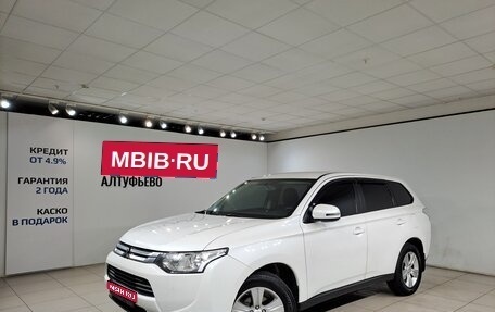 Mitsubishi Outlander III рестайлинг 3, 2014 год, 1 190 000 рублей, 1 фотография