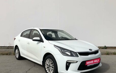 KIA Rio IV, 2018 год, 1 430 000 рублей, 3 фотография