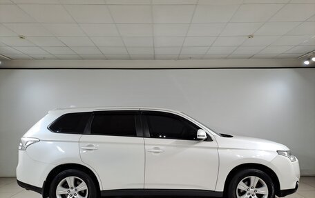 Mitsubishi Outlander III рестайлинг 3, 2014 год, 1 190 000 рублей, 4 фотография