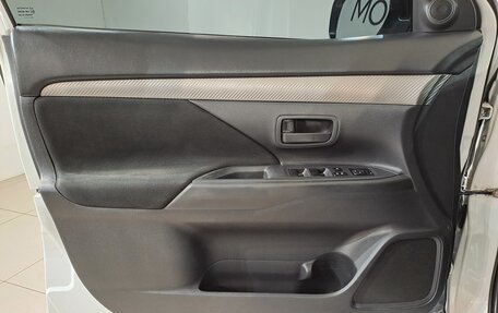 Mitsubishi Outlander III рестайлинг 3, 2014 год, 1 190 000 рублей, 16 фотография
