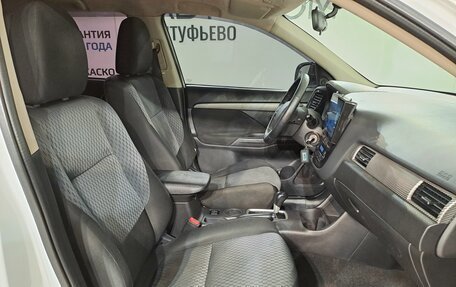 Mitsubishi Outlander III рестайлинг 3, 2014 год, 1 190 000 рублей, 15 фотография