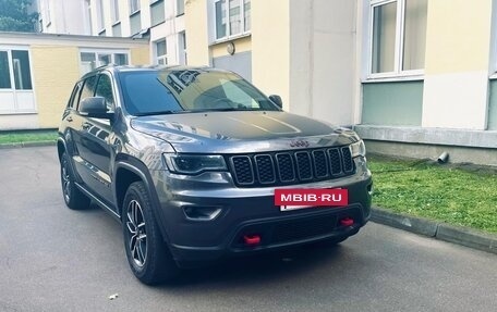 Jeep Grand Cherokee, 2019 год, 4 000 000 рублей, 16 фотография