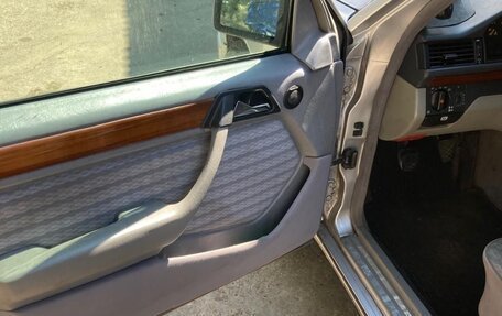 Mercedes-Benz E-Класс, 1993 год, 650 000 рублей, 7 фотография