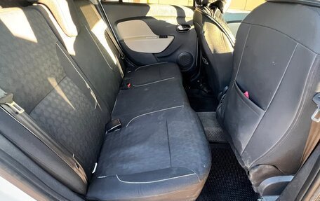 Renault Logan II, 2016 год, 700 000 рублей, 11 фотография