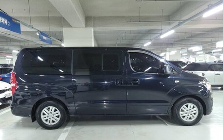 Hyundai Grand Starex Grand Starex I рестайлинг 2, 2020 год, 4 550 000 рублей, 3 фотография