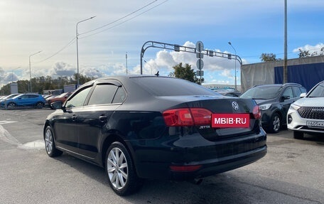 Volkswagen Jetta VI, 2013 год, 949 000 рублей, 2 фотография