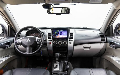 Mitsubishi Pajero Sport II рестайлинг, 2014 год, 1 903 000 рублей, 14 фотография