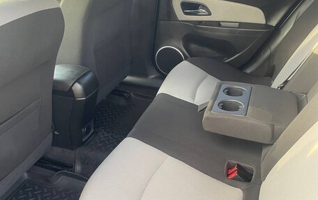 Chevrolet Cruze II, 2015 год, 900 000 рублей, 13 фотография