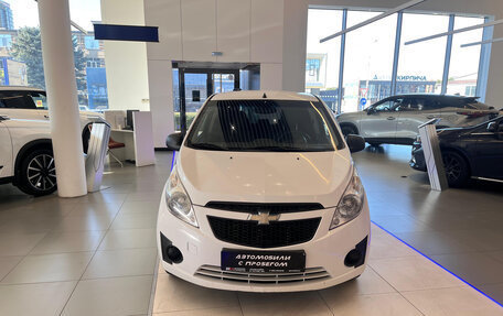 Chevrolet Spark III, 2011 год, 639 000 рублей, 2 фотография