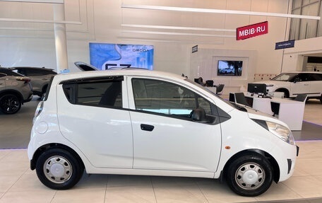 Chevrolet Spark III, 2011 год, 639 000 рублей, 4 фотография