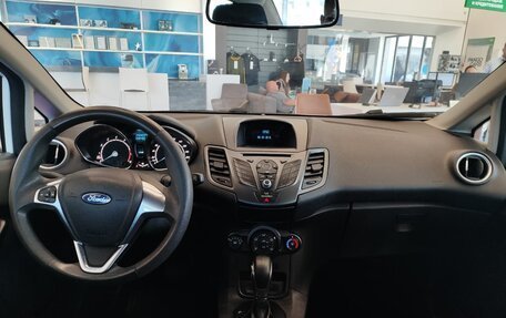 Ford Fiesta, 2015 год, 939 000 рублей, 9 фотография
