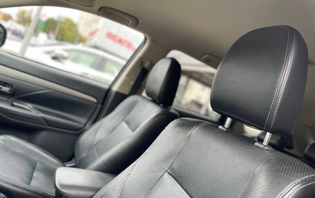 Mitsubishi Outlander III рестайлинг 3, 2013 год, 1 300 000 рублей, 9 фотография