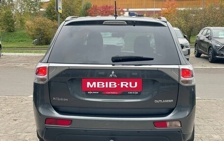 Mitsubishi Outlander III рестайлинг 3, 2013 год, 1 300 000 рублей, 6 фотография