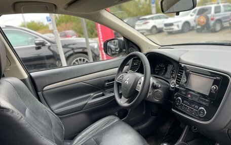 Mitsubishi Outlander III рестайлинг 3, 2013 год, 1 300 000 рублей, 19 фотография