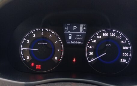 Hyundai Solaris II рестайлинг, 2011 год, 800 000 рублей, 4 фотография