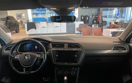Volkswagen Tiguan II, 2019 год, 2 739 000 рублей, 10 фотография