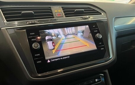 Volkswagen Tiguan II, 2019 год, 2 739 000 рублей, 13 фотография