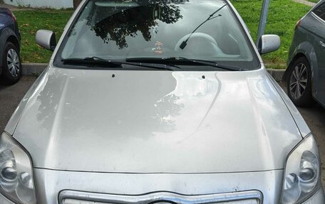 Toyota Avensis III рестайлинг, 2003 год, 600 000 рублей, 8 фотография