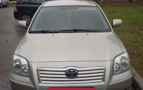 Toyota Avensis III рестайлинг, 2003 год, 600 000 рублей, 5 фотография