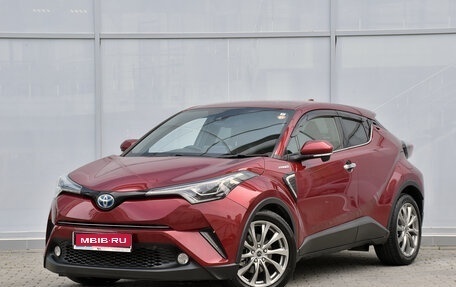 Toyota C-HR I рестайлинг, 2017 год, 1 559 000 рублей, 2 фотография